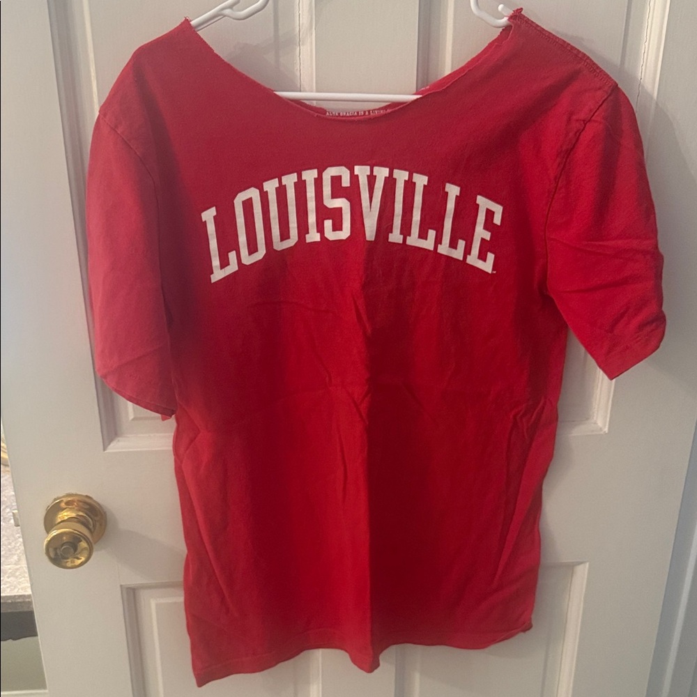 🎈🎈Louisville T-Shirt🎈🎈